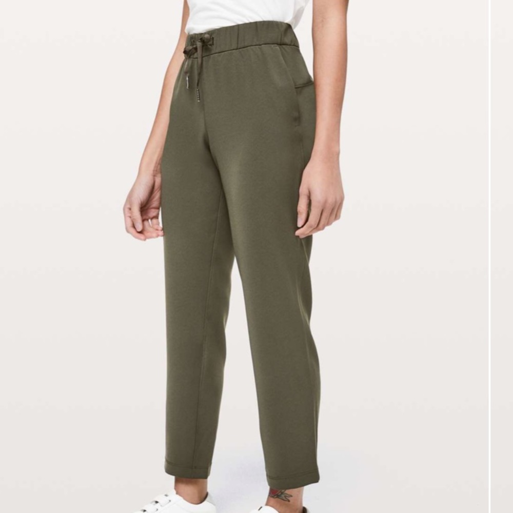 Lululemon on the fly woven 28” pant dark olive